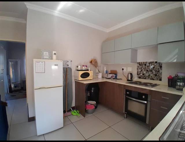 1 BEDROOM APARTMENT FOR SALE IN ROOIHUISKRAAL NORTH